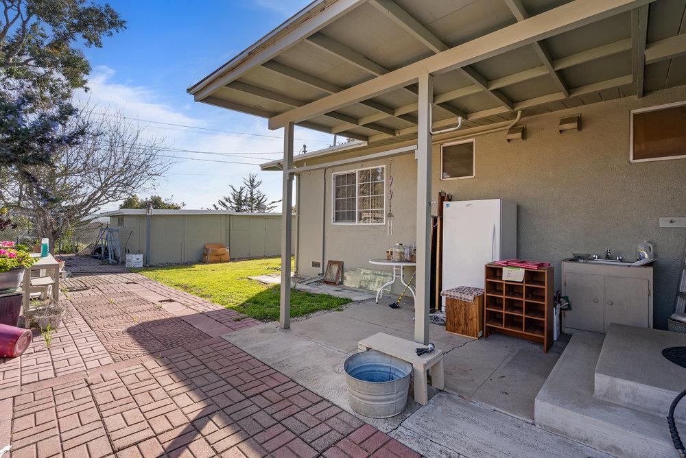 Detail Gallery Image 11 of 14 For 718 Meadow Dr, Salinas,  CA 93905 - 3 Beds | 2 Baths