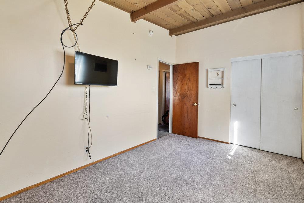 Detail Gallery Image 7 of 14 For 718 Meadow Dr, Salinas,  CA 93905 - 3 Beds | 2 Baths