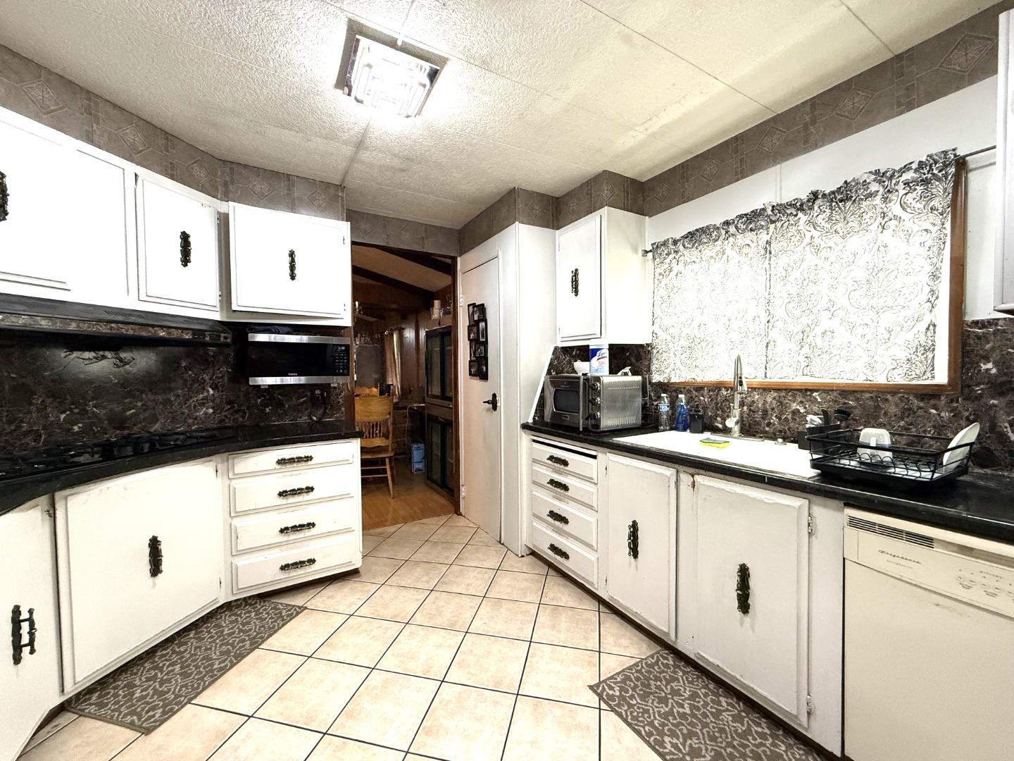 Detail Gallery Image 8 of 9 For 1837 Quimby Rd #1837,  San Jose,  CA 95122 - 3 Beds | 2 Baths