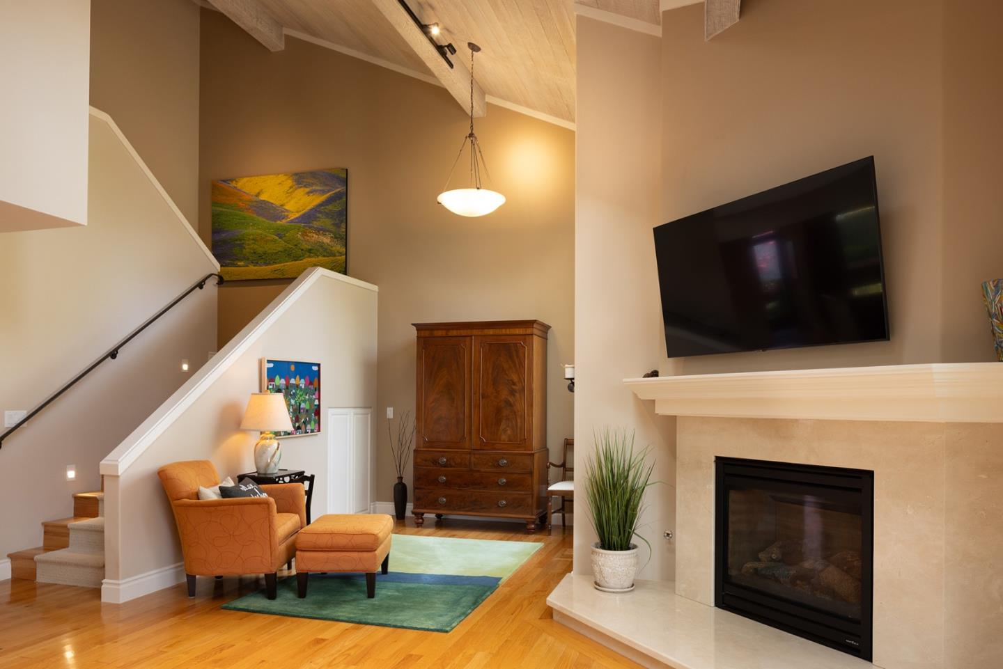 Detail Gallery Image 6 of 36 For 28092 Barn Way, Carmel,  CA 93923 - 2 Beds | 2 Baths
