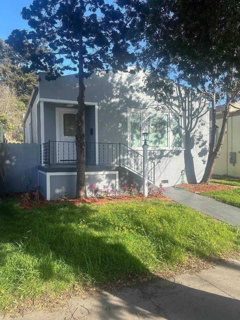 Detail Gallery Image 2 of 52 For 3050 22nd Ave, Oakland,  CA 94602 - 2 Beds | 1 Baths