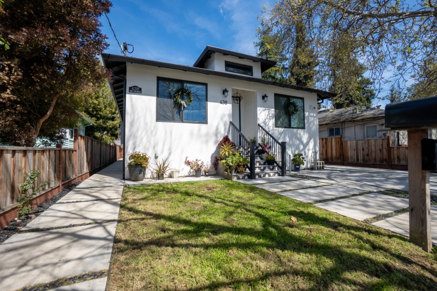Detail Gallery Image 2 of 49 For 438 Minor Ave, San Jose,  CA 95126 - – Beds | – Baths