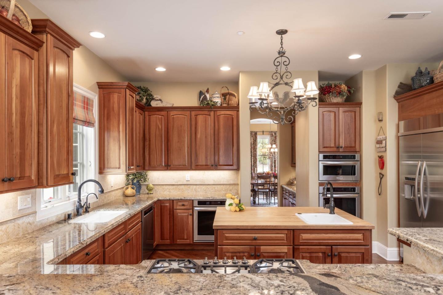 Detail Gallery Image 12 of 44 For 500 Estrella Doro, Monterey,  CA 93940 - 4 Beds | 3/1 Baths