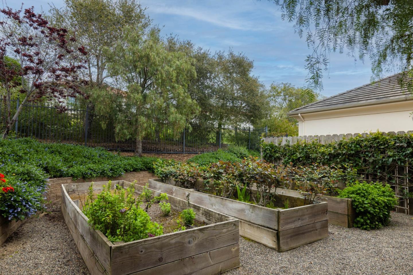 Detail Gallery Image 32 of 44 For 500 Estrella Doro, Monterey,  CA 93940 - 4 Beds | 3/1 Baths