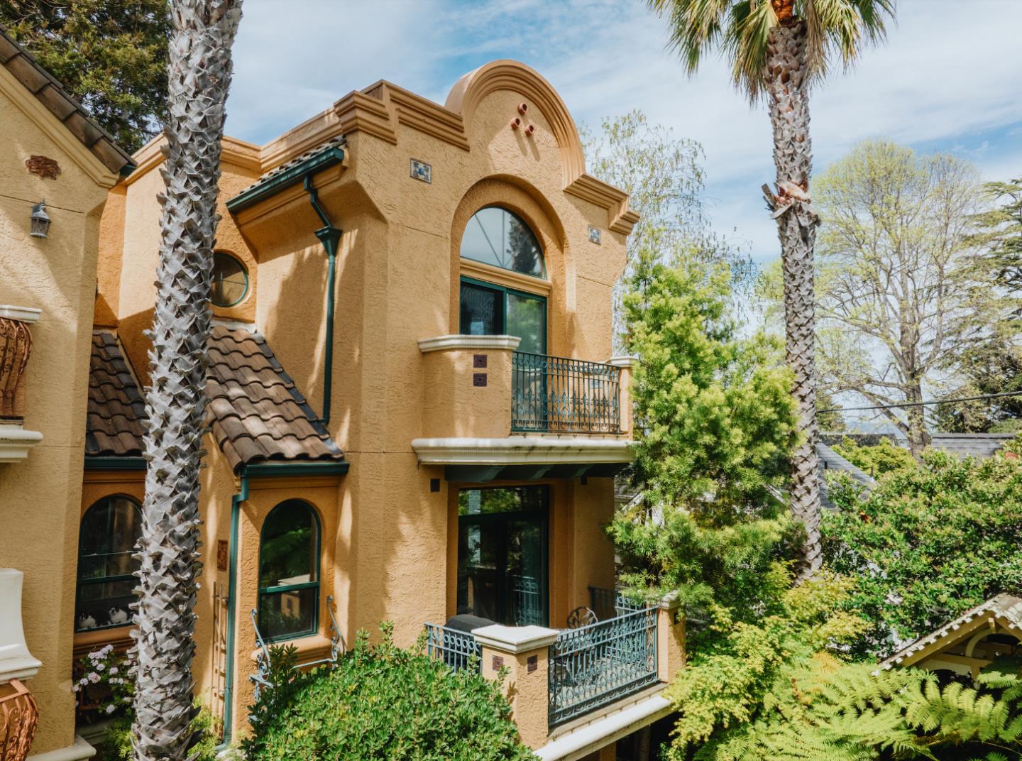 Detail Gallery Image 2 of 41 For 233 Villa Mar Vis, Santa Cruz,  CA 95060 - 3 Beds | 3 Baths