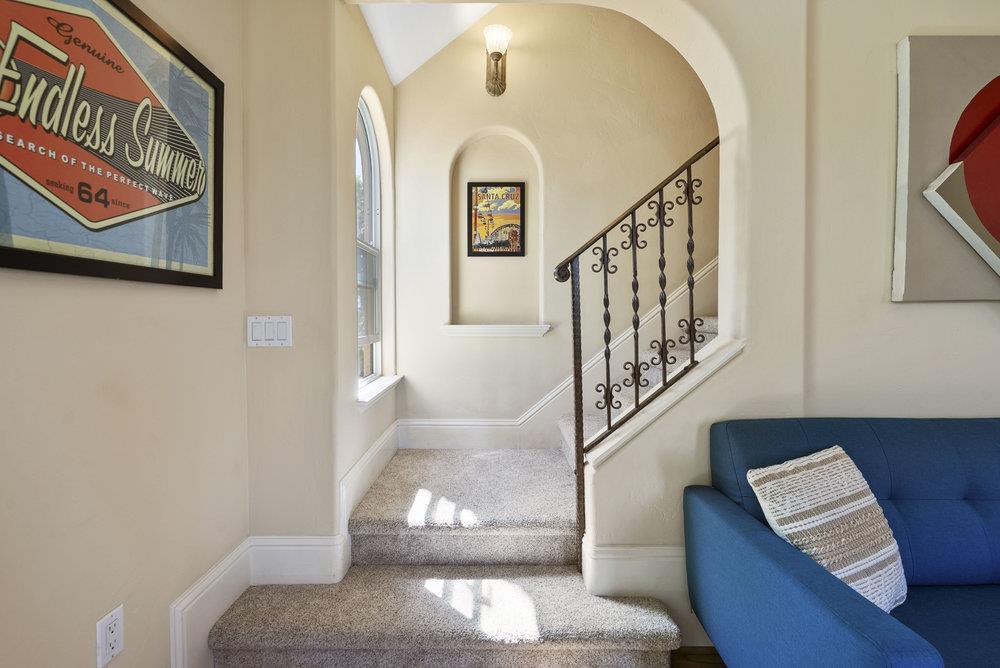 Detail Gallery Image 22 of 41 For 233 Villa Mar Vis, Santa Cruz,  CA 95060 - 3 Beds | 3 Baths
