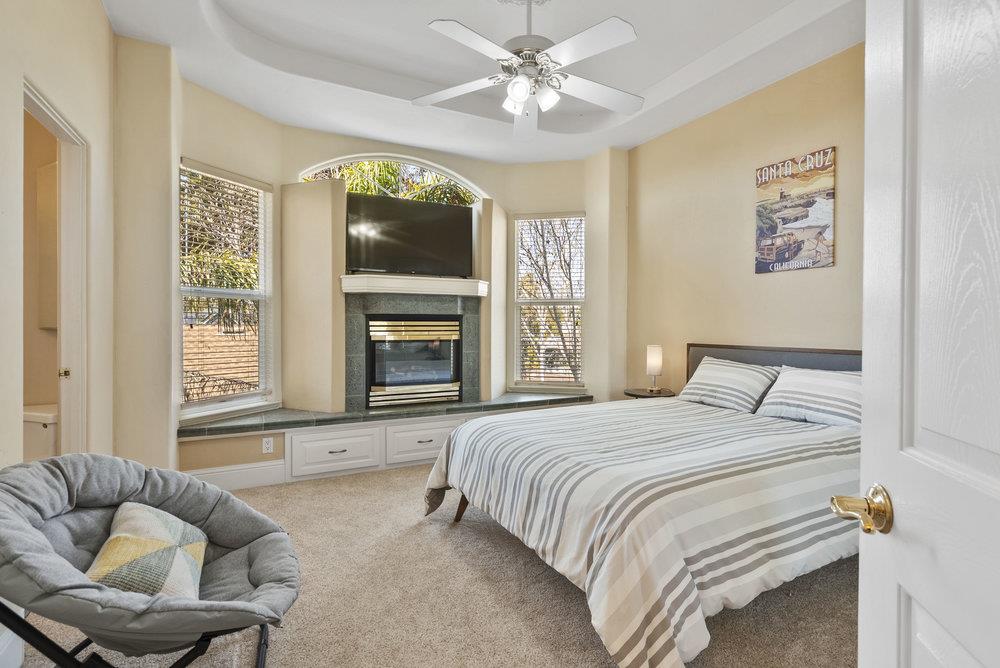 Detail Gallery Image 23 of 41 For 233 Villa Mar Vis, Santa Cruz,  CA 95060 - 3 Beds | 3 Baths