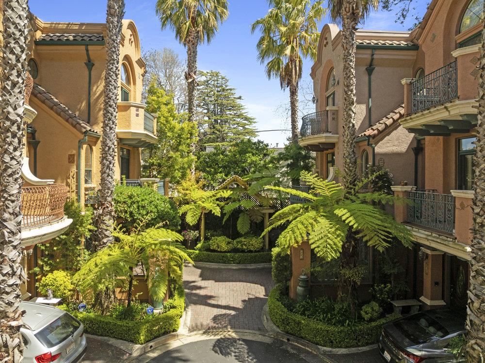 Detail Gallery Image 3 of 41 For 233 Villa Mar Vis, Santa Cruz,  CA 95060 - 3 Beds | 3 Baths