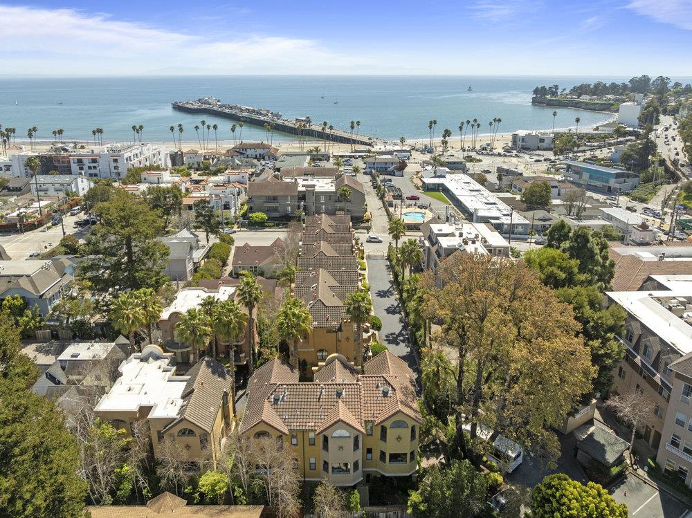 Detail Gallery Image 34 of 41 For 233 Villa Mar Vis, Santa Cruz,  CA 95060 - 3 Beds | 3 Baths