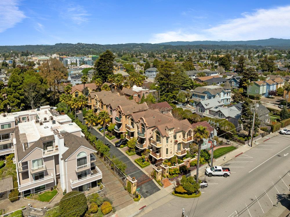 Detail Gallery Image 35 of 41 For 233 Villa Mar Vis, Santa Cruz,  CA 95060 - 3 Beds | 3 Baths