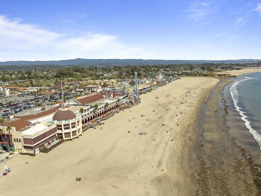 Detail Gallery Image 38 of 41 For 233 Villa Mar Vis, Santa Cruz,  CA 95060 - 3 Beds | 3 Baths