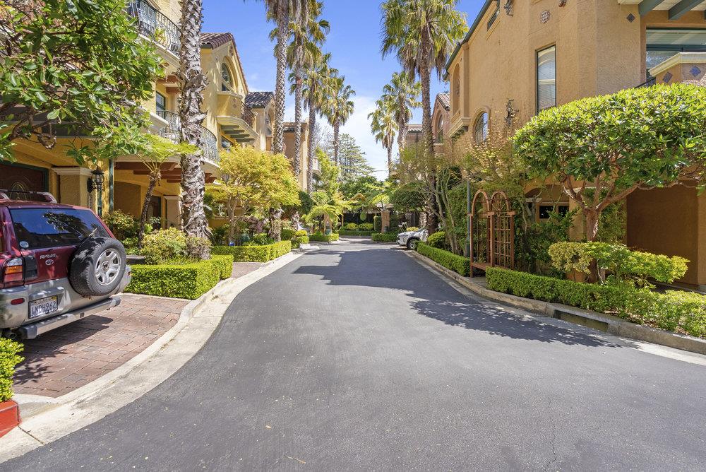 Detail Gallery Image 8 of 41 For 233 Villa Mar Vis, Santa Cruz,  CA 95060 - 3 Beds | 3 Baths