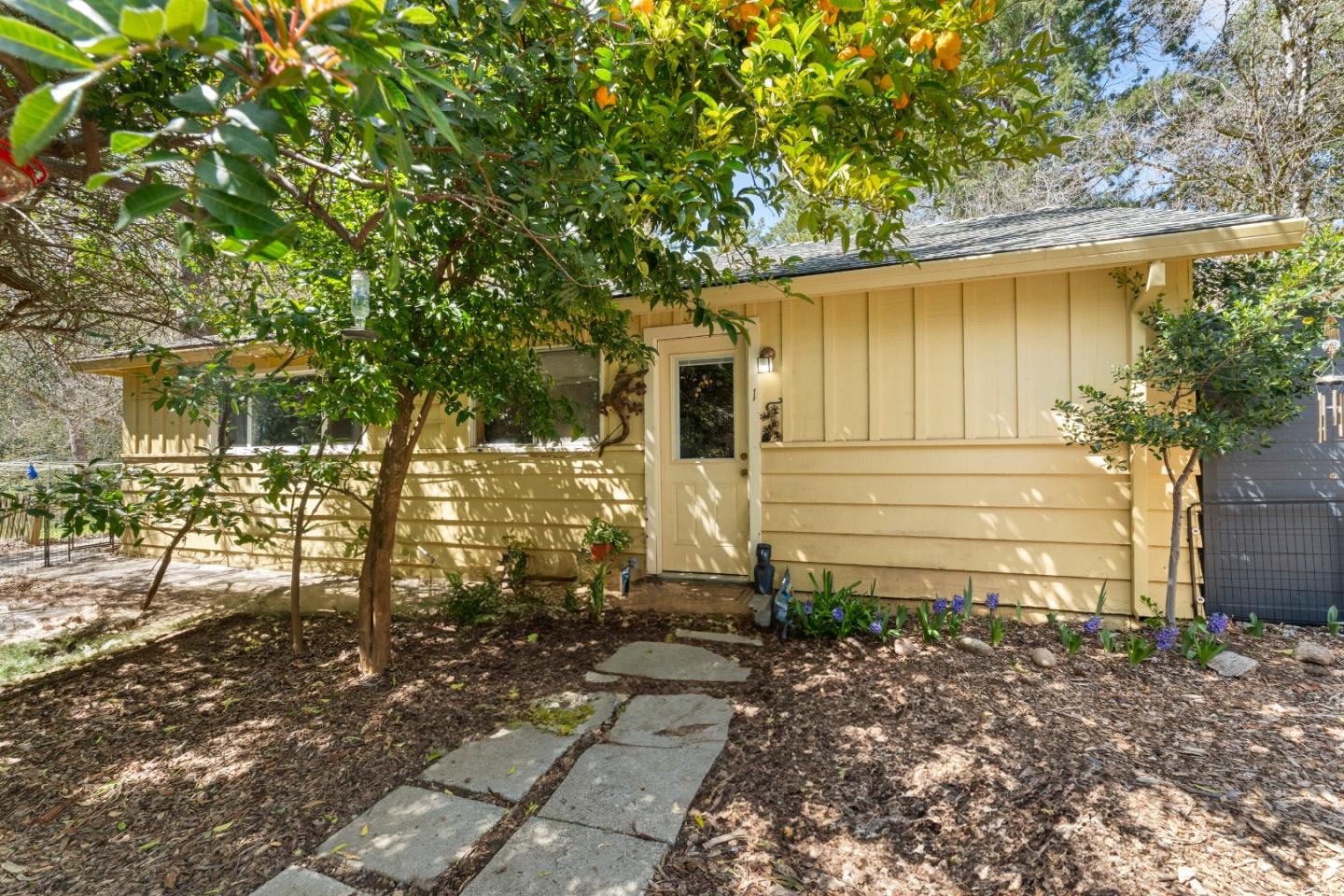 Detail Gallery Image 12 of 51 For 24 Grainger Ln, Santa Cruz,  CA 95060 - – Beds | – Baths