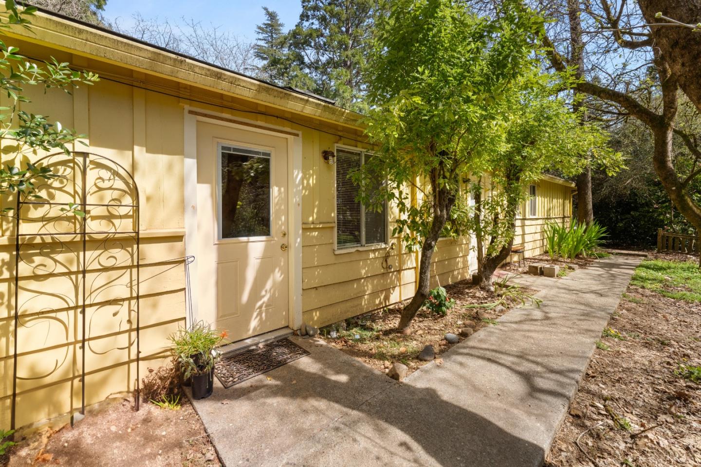 Detail Gallery Image 16 of 51 For 24 Grainger Ln, Santa Cruz,  CA 95060 - – Beds | – Baths