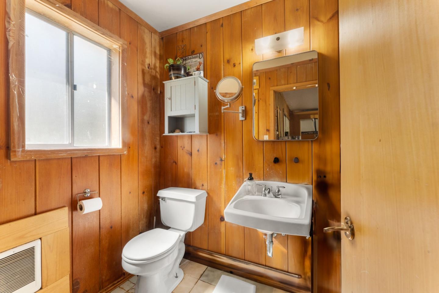 Detail Gallery Image 22 of 51 For 24 Grainger Ln, Santa Cruz,  CA 95060 - – Beds | – Baths
