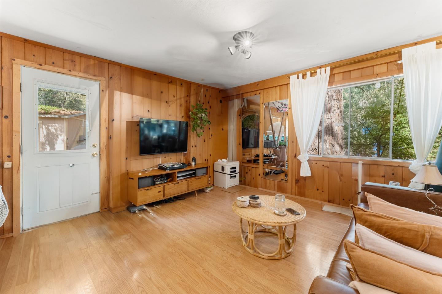 Detail Gallery Image 26 of 51 For 24 Grainger Ln, Santa Cruz,  CA 95060 - – Beds | – Baths