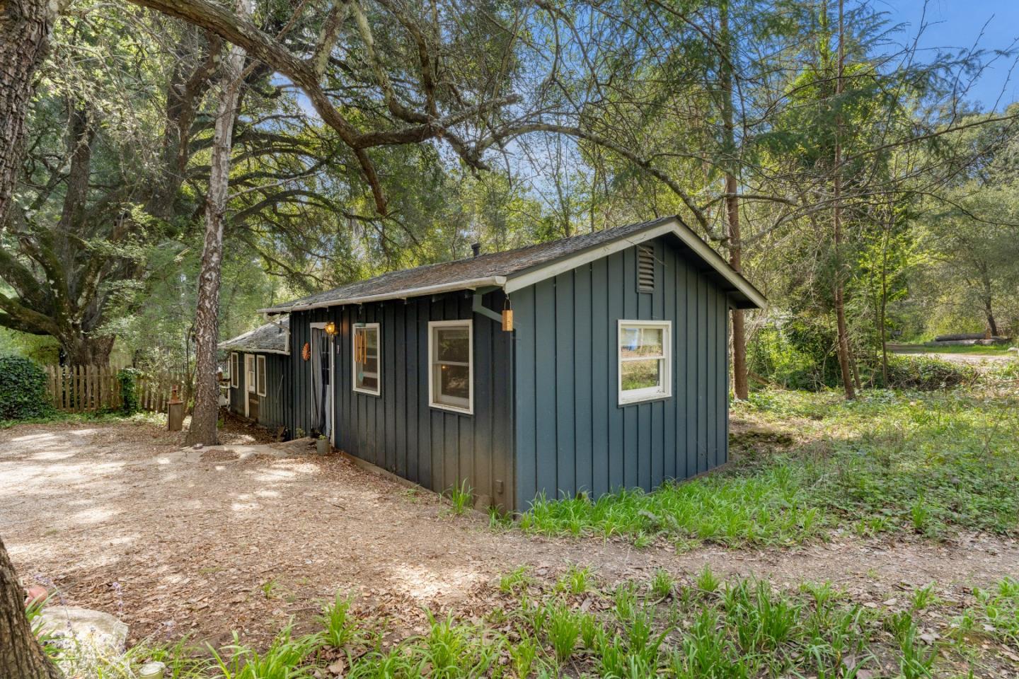 Detail Gallery Image 37 of 51 For 24 Grainger Ln, Santa Cruz,  CA 95060 - – Beds | – Baths