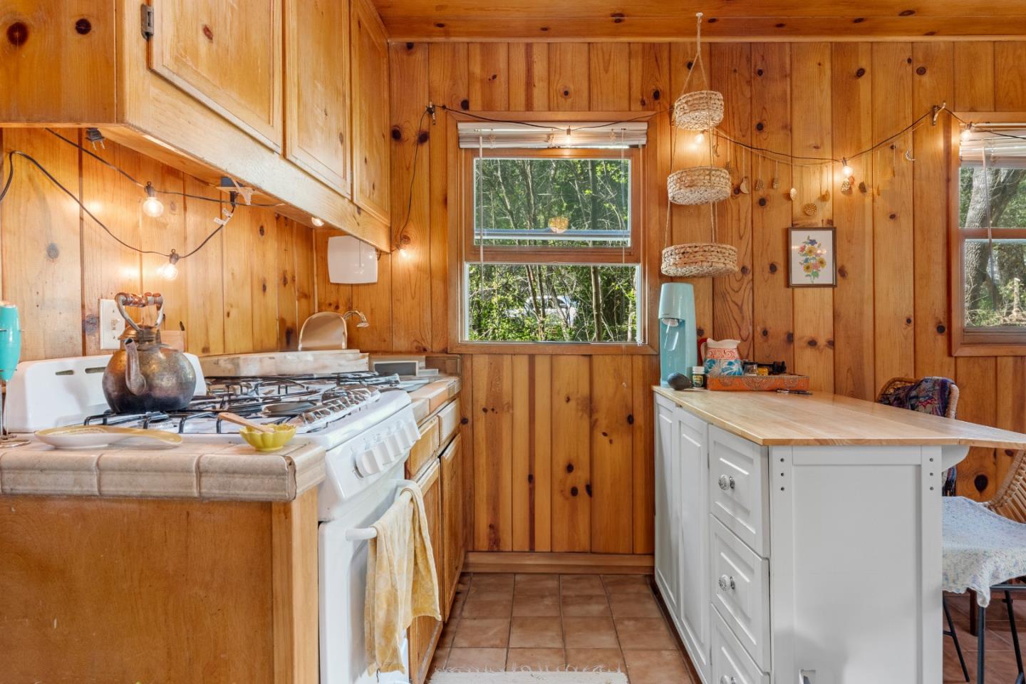 Detail Gallery Image 39 of 51 For 24 Grainger Ln, Santa Cruz,  CA 95060 - – Beds | – Baths