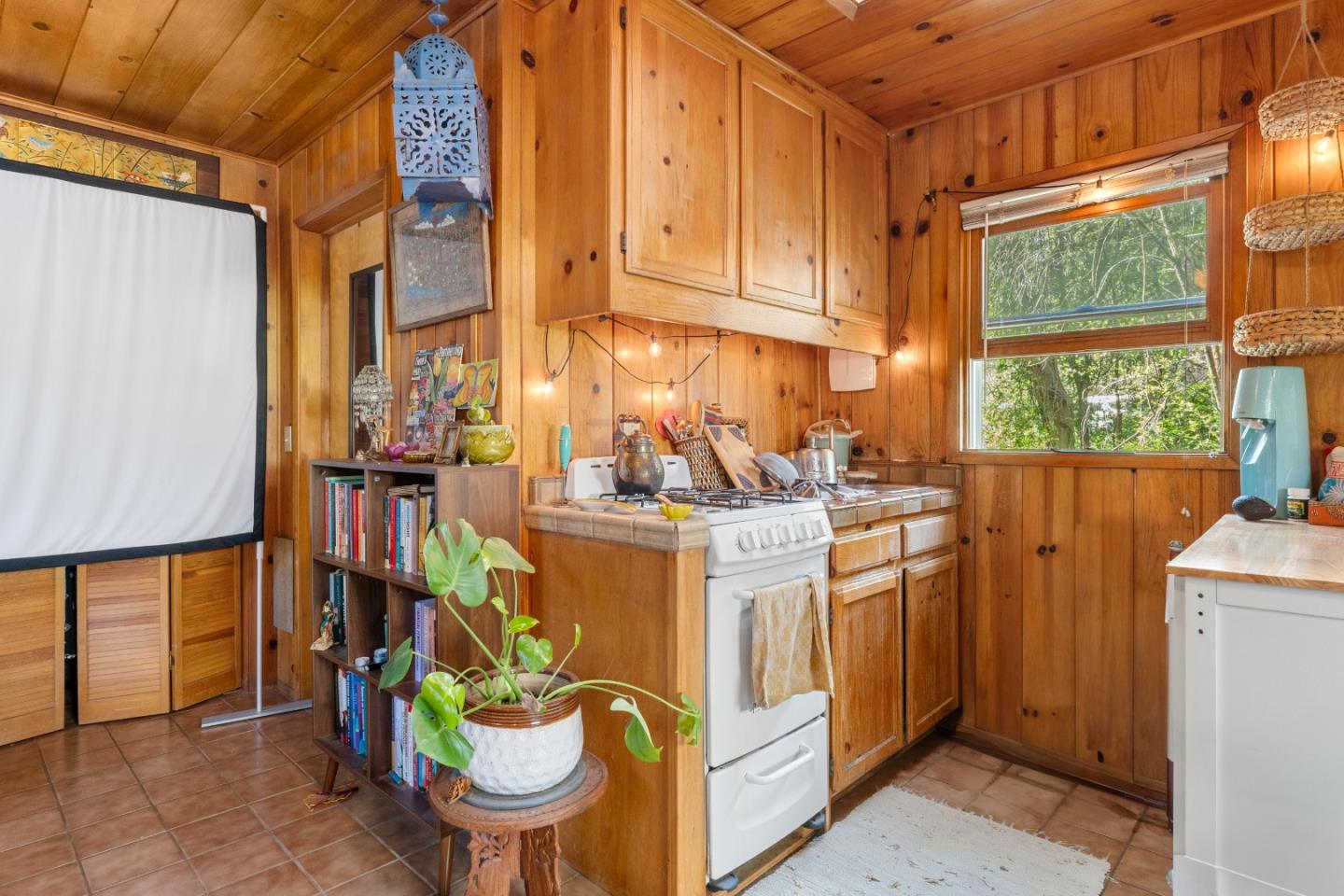 Detail Gallery Image 40 of 51 For 24 Grainger Ln, Santa Cruz,  CA 95060 - – Beds | – Baths
