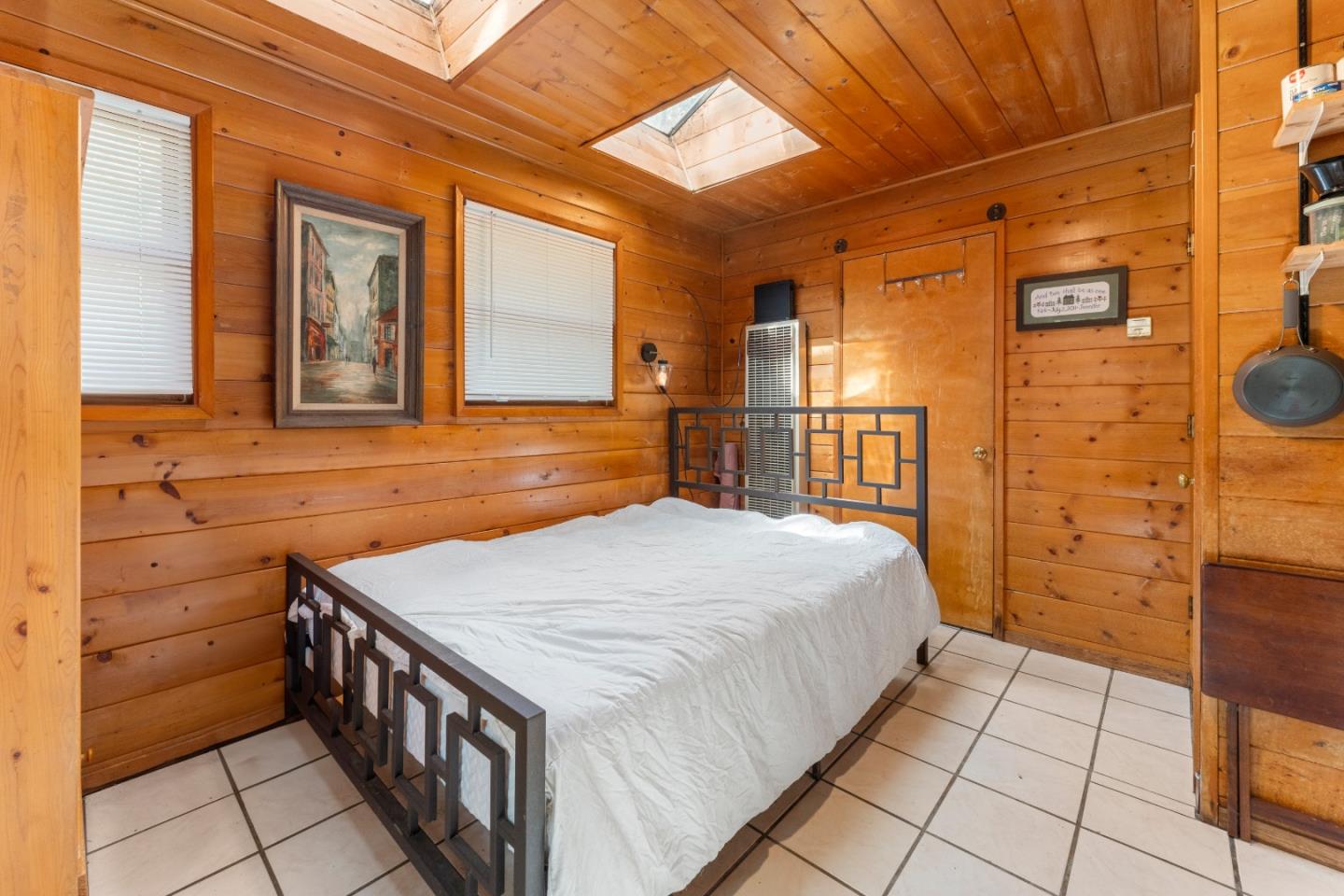 Detail Gallery Image 43 of 51 For 24 Grainger Ln, Santa Cruz,  CA 95060 - – Beds | – Baths