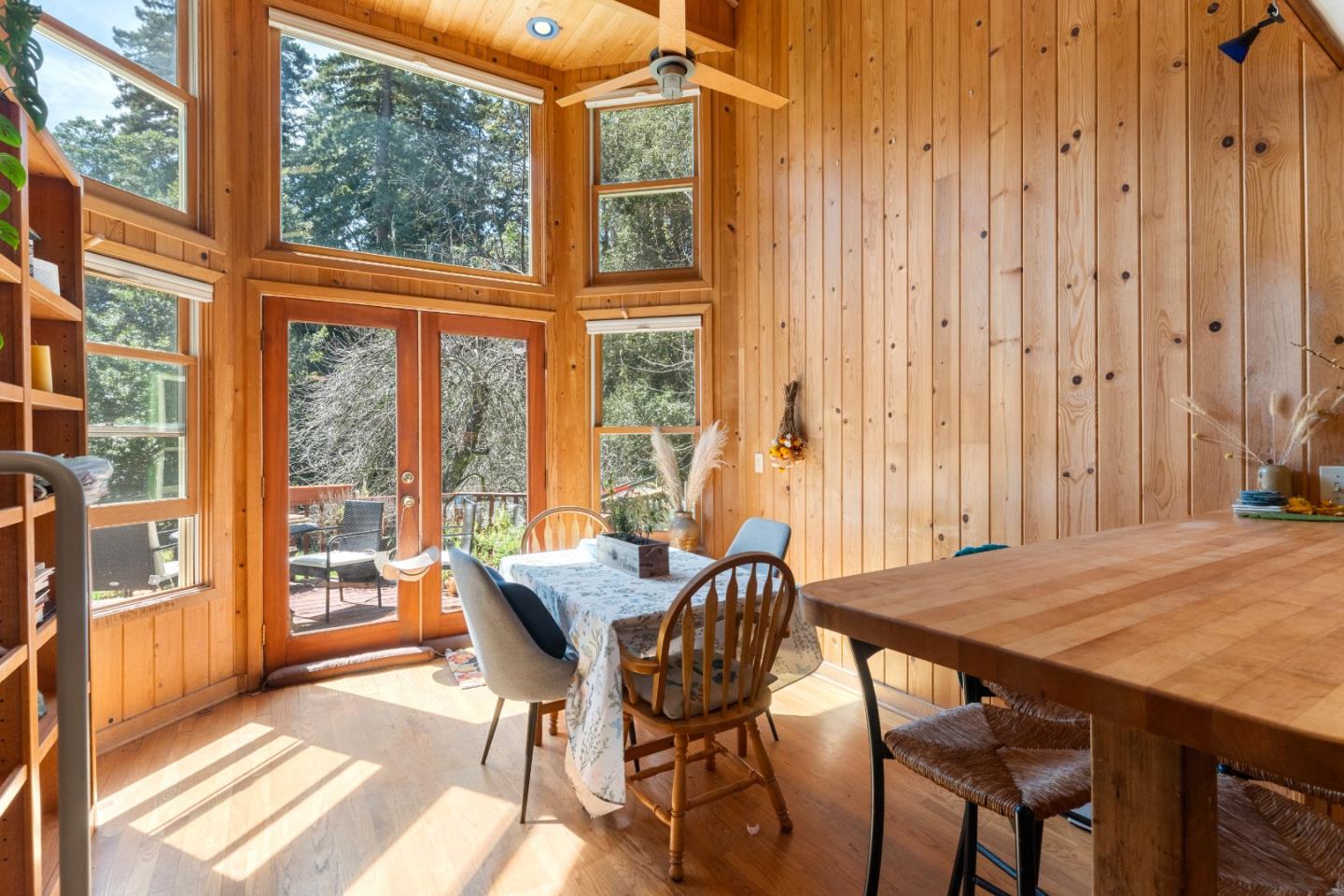 Detail Gallery Image 6 of 51 For 24 Grainger Ln, Santa Cruz,  CA 95060 - – Beds | – Baths