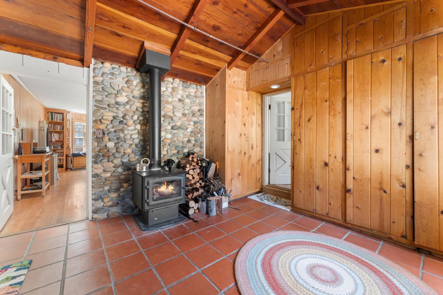 Detail Gallery Image 8 of 51 For 24 Grainger Ln, Santa Cruz,  CA 95060 - – Beds | – Baths
