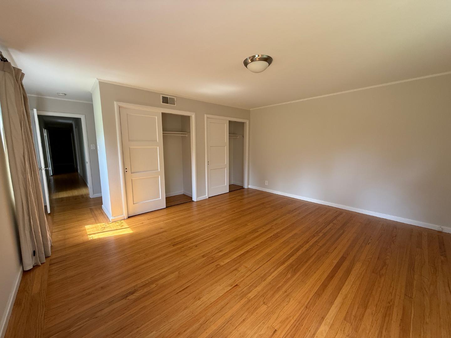 Detail Gallery Image 13 of 27 For 460 Cotton St, Menlo Park,  CA 94025 - 3 Beds | 2 Baths