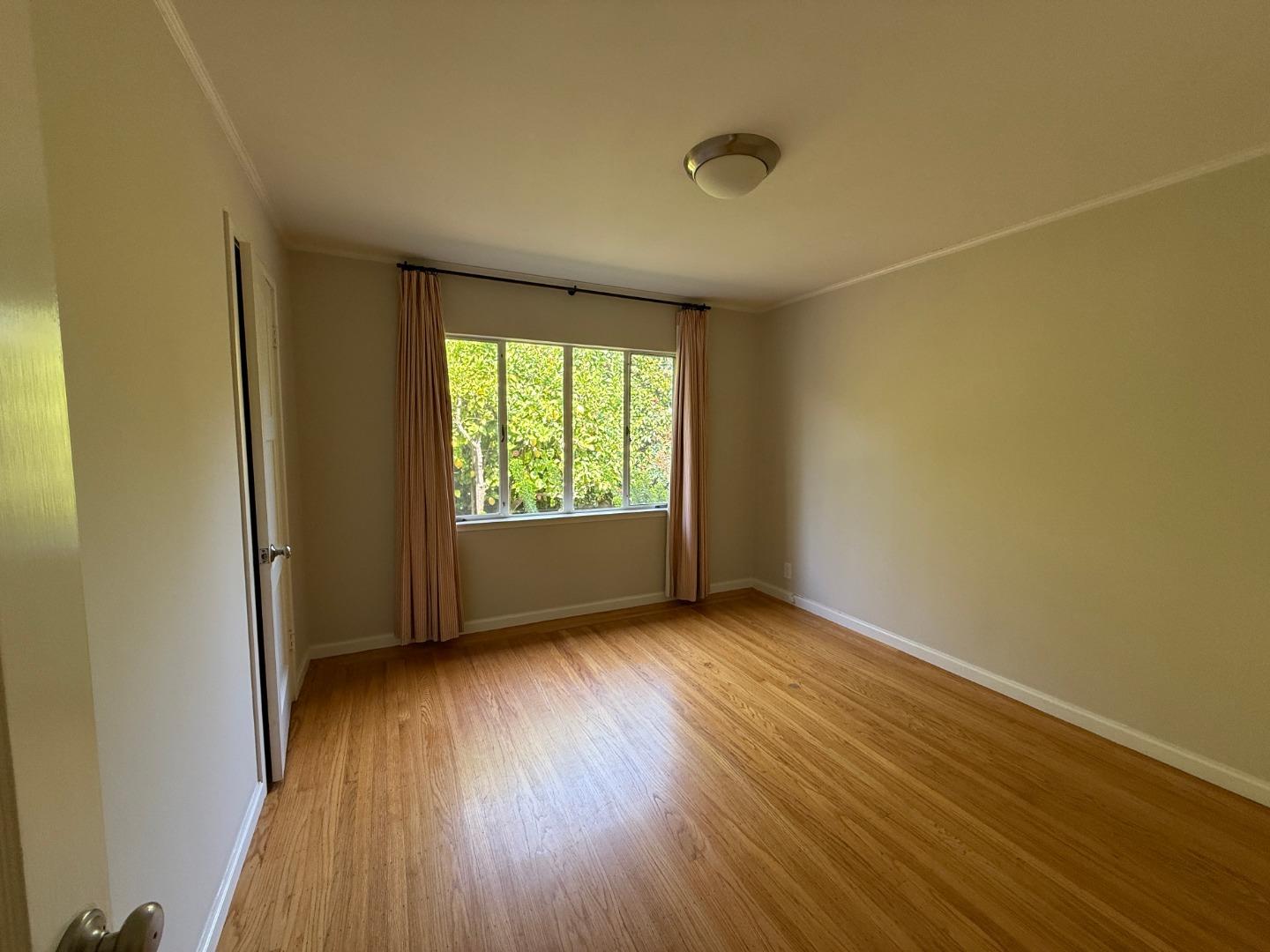 Detail Gallery Image 16 of 27 For 460 Cotton St, Menlo Park,  CA 94025 - 3 Beds | 2 Baths