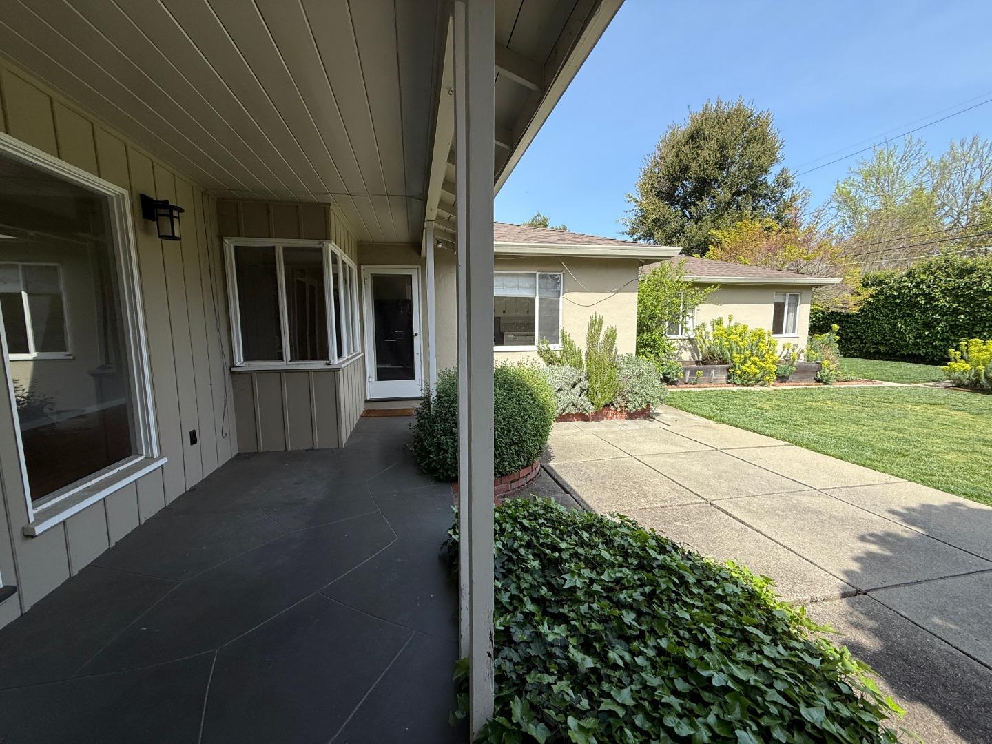 Detail Gallery Image 25 of 27 For 460 Cotton St, Menlo Park,  CA 94025 - 3 Beds | 2 Baths