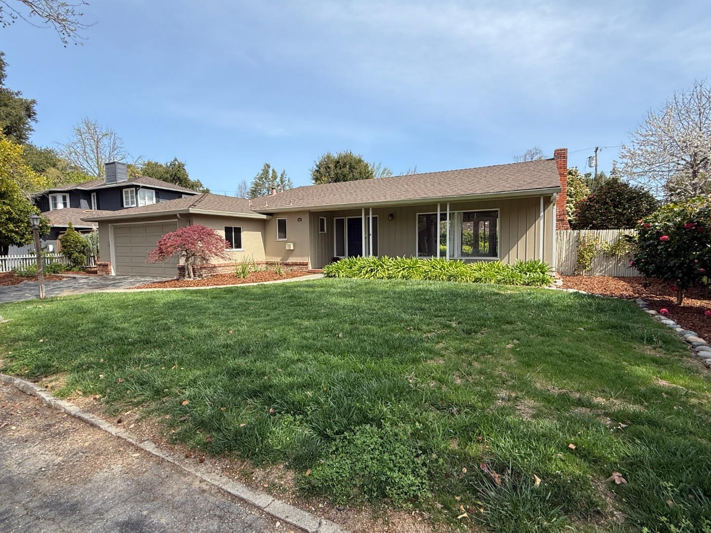 Detail Gallery Image 3 of 27 For 460 Cotton St, Menlo Park,  CA 94025 - 3 Beds | 2 Baths