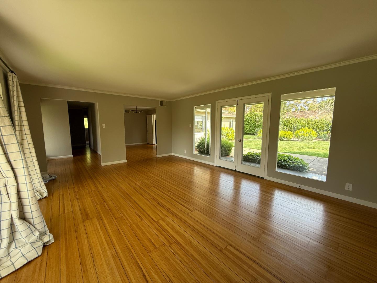 Detail Gallery Image 6 of 27 For 460 Cotton St, Menlo Park,  CA 94025 - 3 Beds | 2 Baths