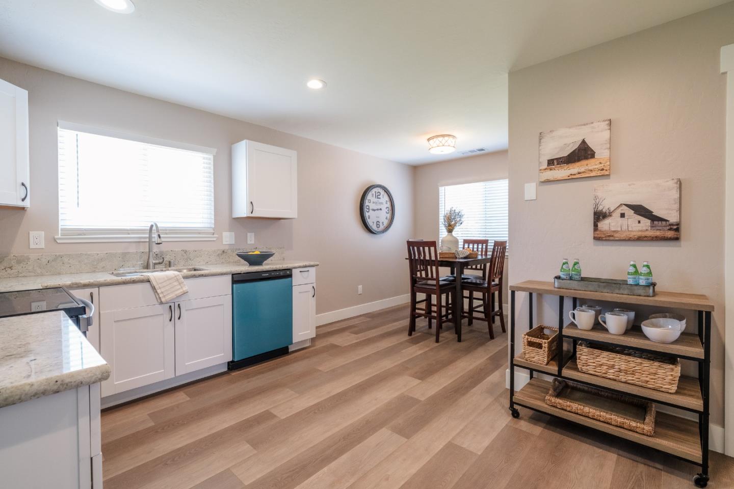 Detail Gallery Image 16 of 36 For 5150 San Felipe Rd, Hollister,  CA 95023 - 4 Beds | 2 Baths