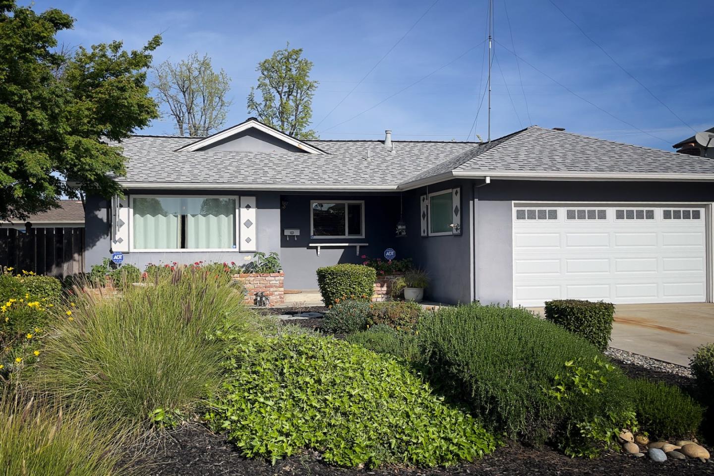 Detail Gallery Image 2 of 30 For 1681 La Pradera Dr, Campbell,  CA 95008 - 3 Beds | 2 Baths