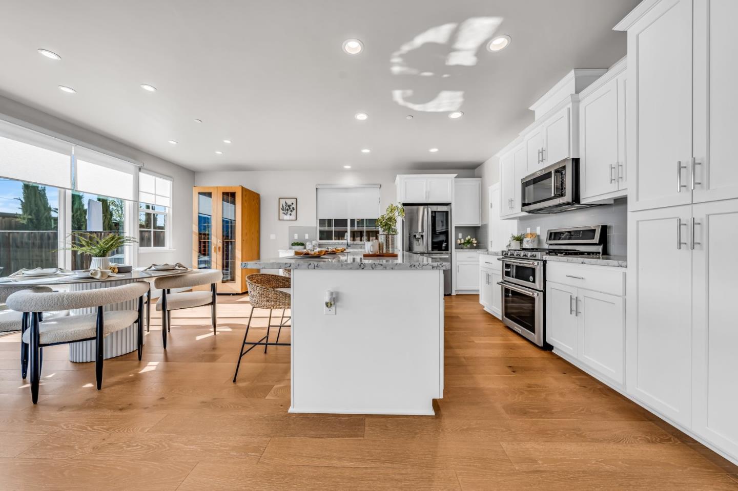 Detail Gallery Image 11 of 56 For 6014 Rocco Ct, San Jose,  CA 95120 - 4 Beds | 2/1 Baths