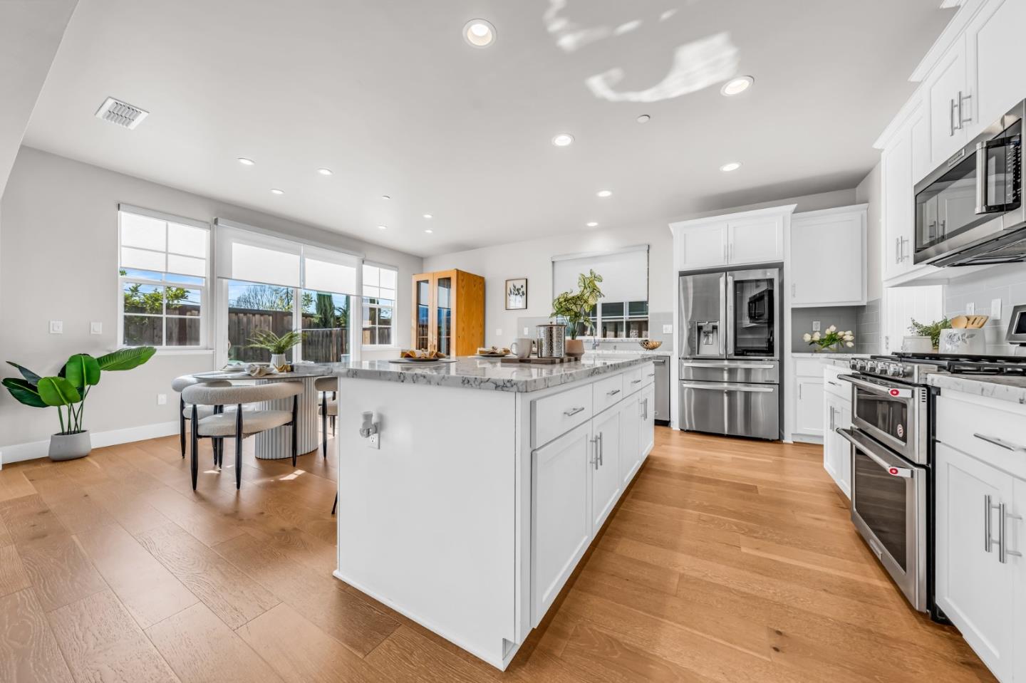 Detail Gallery Image 12 of 56 For 6014 Rocco Ct, San Jose,  CA 95120 - 4 Beds | 2/1 Baths