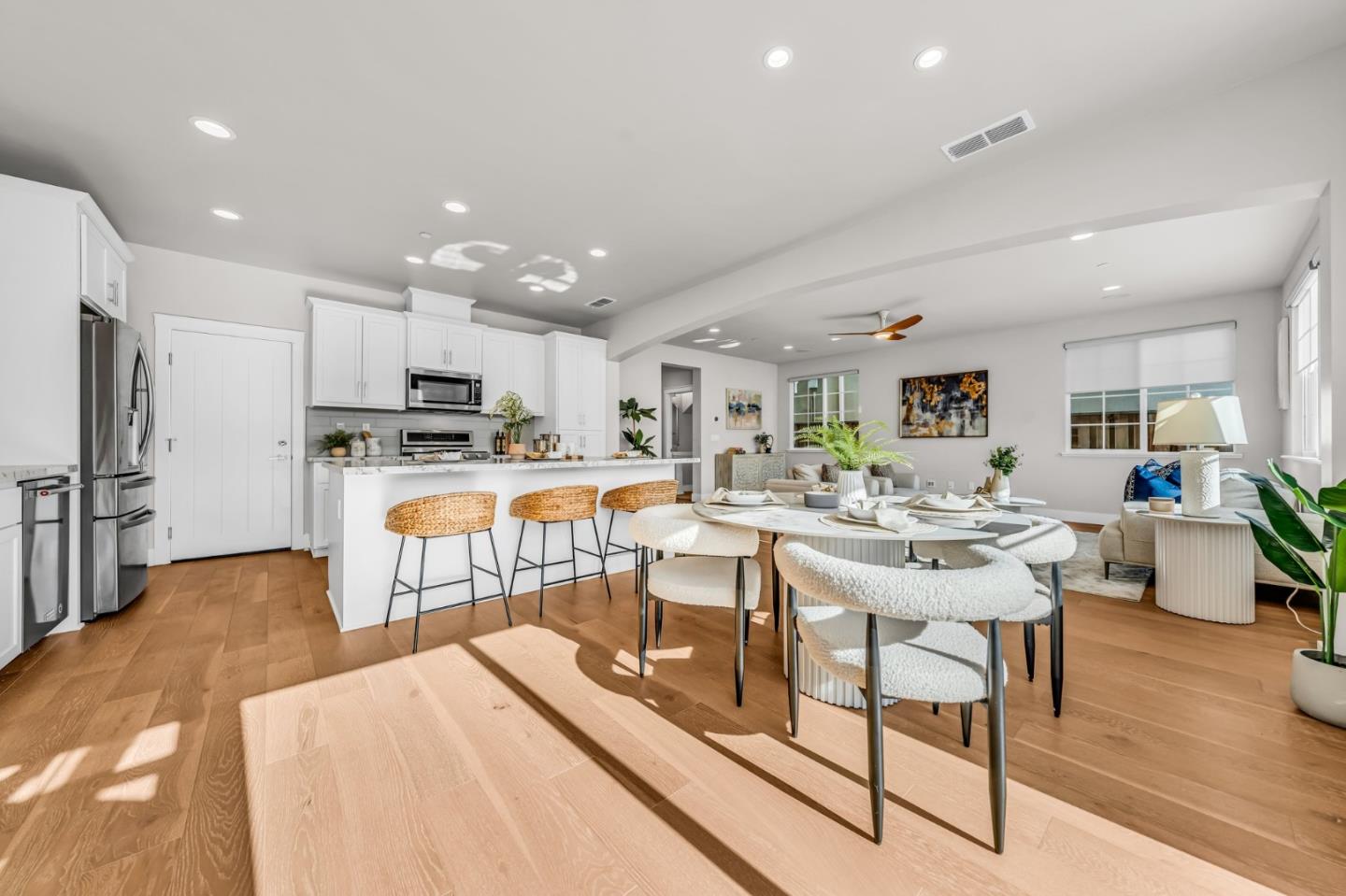 Detail Gallery Image 14 of 56 For 6014 Rocco Ct, San Jose,  CA 95120 - 4 Beds | 2/1 Baths