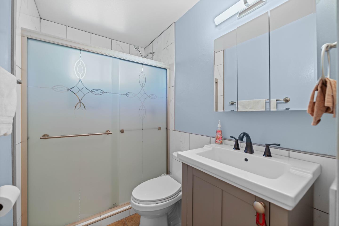Detail Gallery Image 13 of 26 For 5191 Roeder Rd, San Jose,  CA 95111 - 3 Beds | 2 Baths