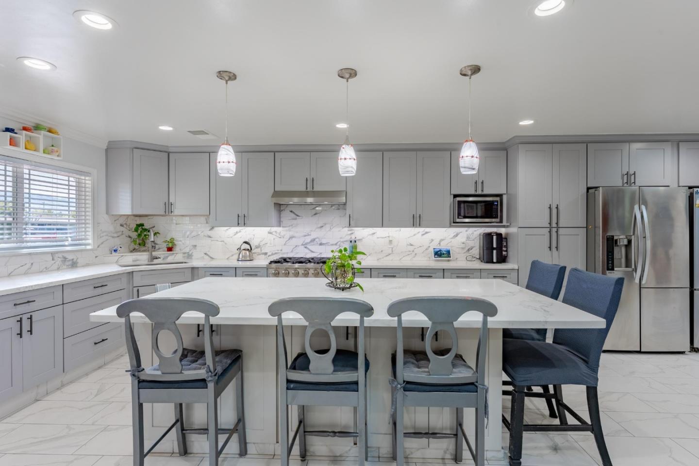 Detail Gallery Image 10 of 39 For 1353 Orlando Dr, San Jose,  CA 95122 - 5 Beds | 4 Baths