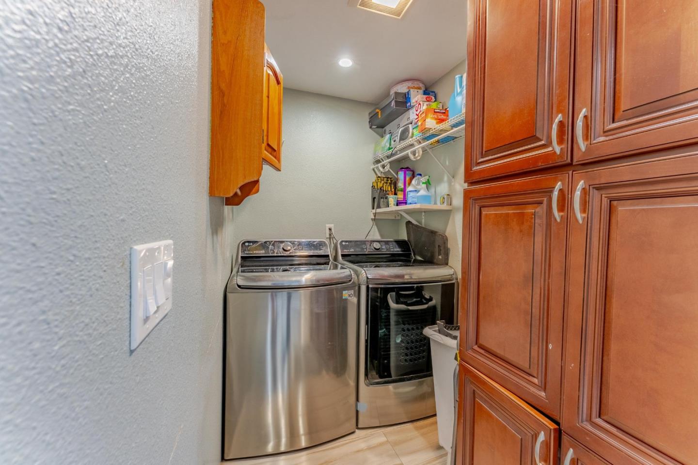 Detail Gallery Image 12 of 39 For 1353 Orlando Dr, San Jose,  CA 95122 - 5 Beds | 4 Baths