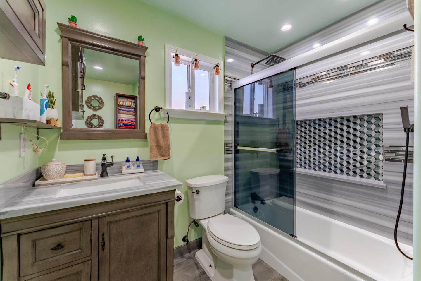 Detail Gallery Image 15 of 39 For 1353 Orlando Dr, San Jose,  CA 95122 - 5 Beds | 4 Baths