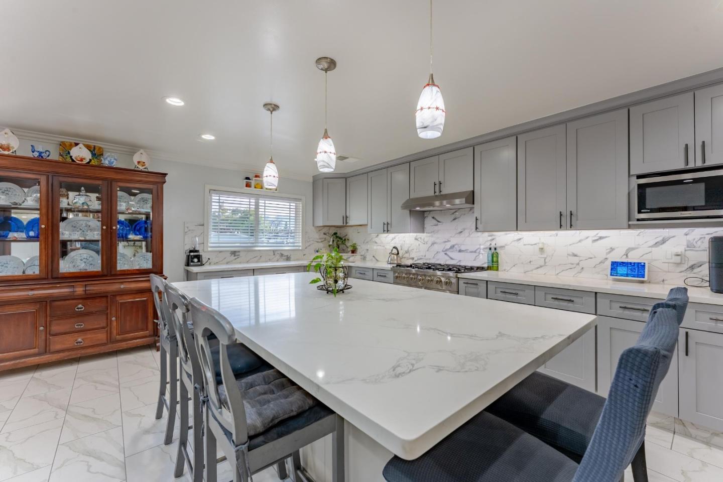 Detail Gallery Image 4 of 39 For 1353 Orlando Dr, San Jose,  CA 95122 - 5 Beds | 4 Baths