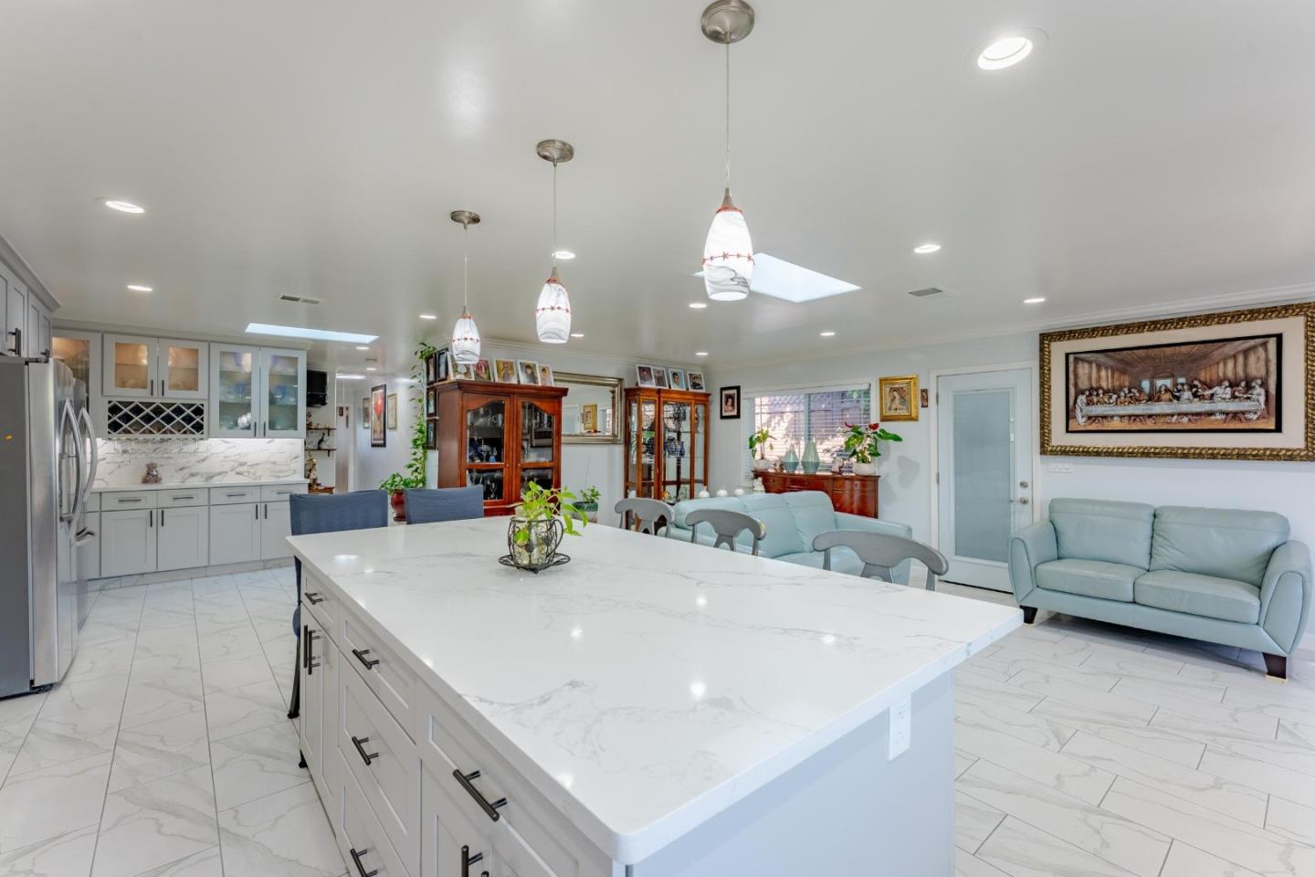 Detail Gallery Image 9 of 39 For 1353 Orlando Dr, San Jose,  CA 95122 - 5 Beds | 4 Baths