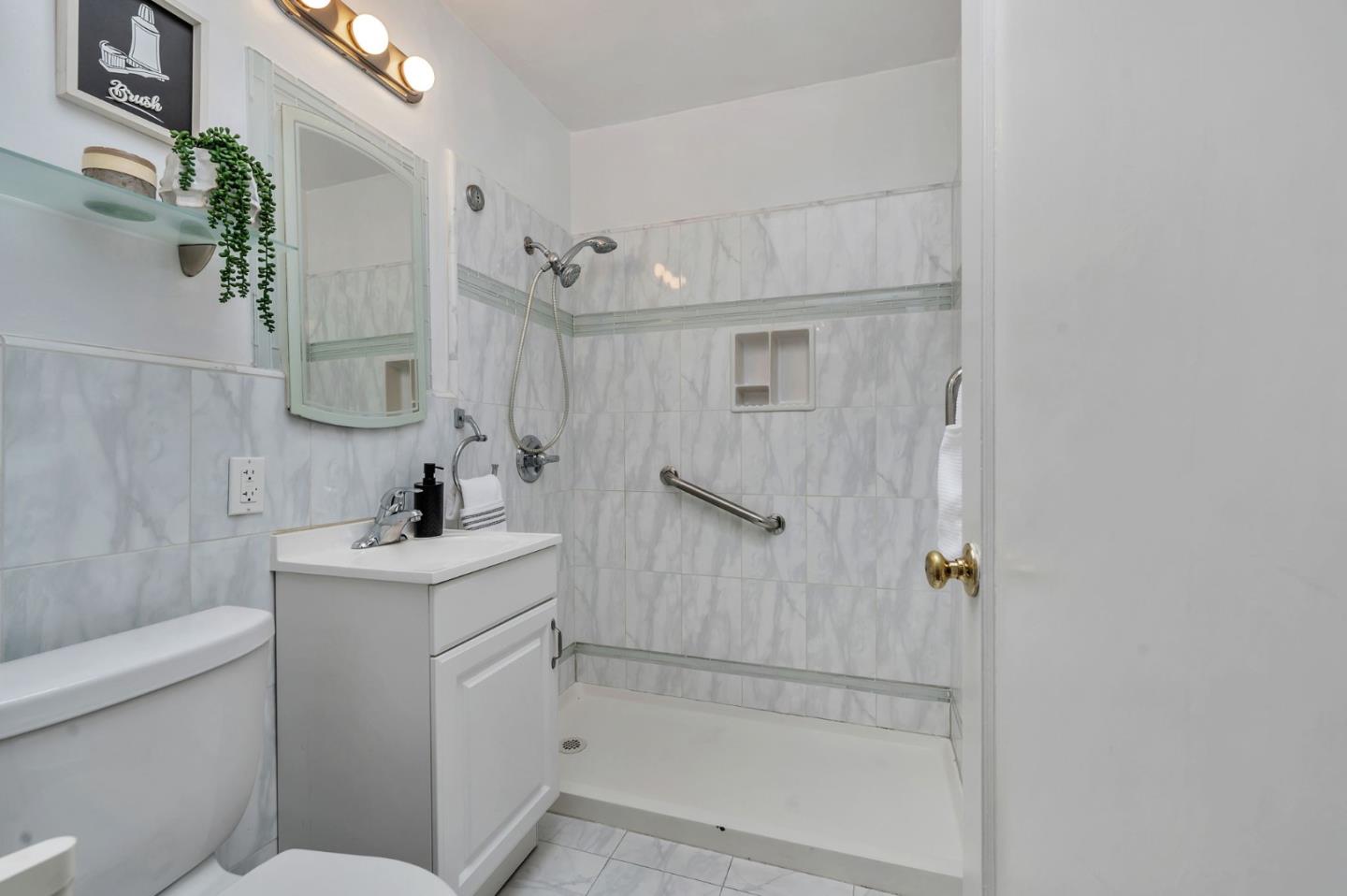 Detail Gallery Image 26 of 43 For 2314 43rd Ave, San Francisco,  CA 94116 - 2 Beds | 1 Baths