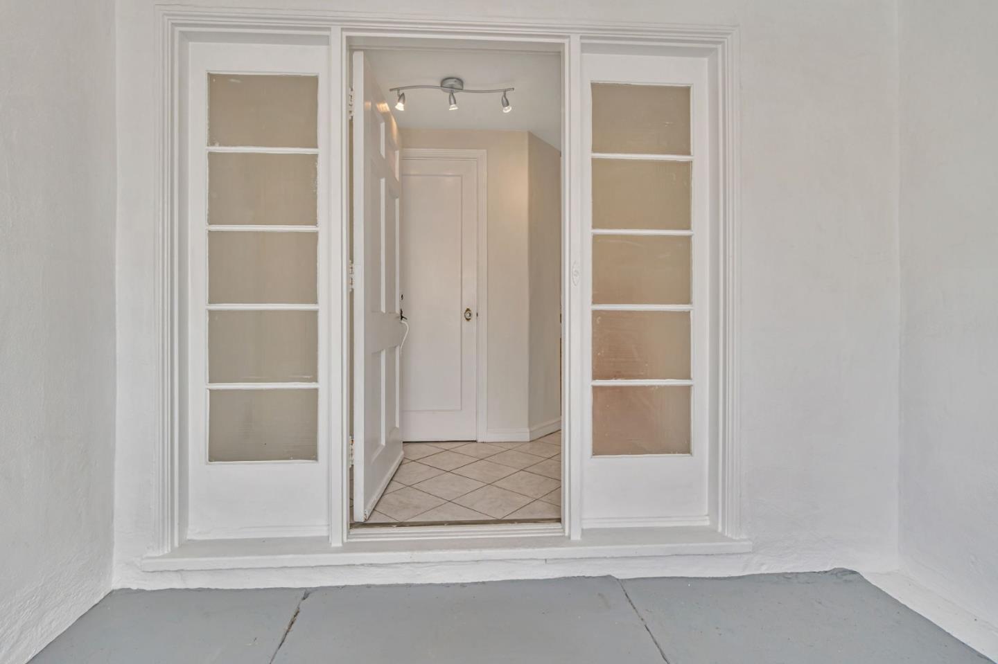 Detail Gallery Image 7 of 43 For 2314 43rd Ave, San Francisco,  CA 94116 - 2 Beds | 1 Baths