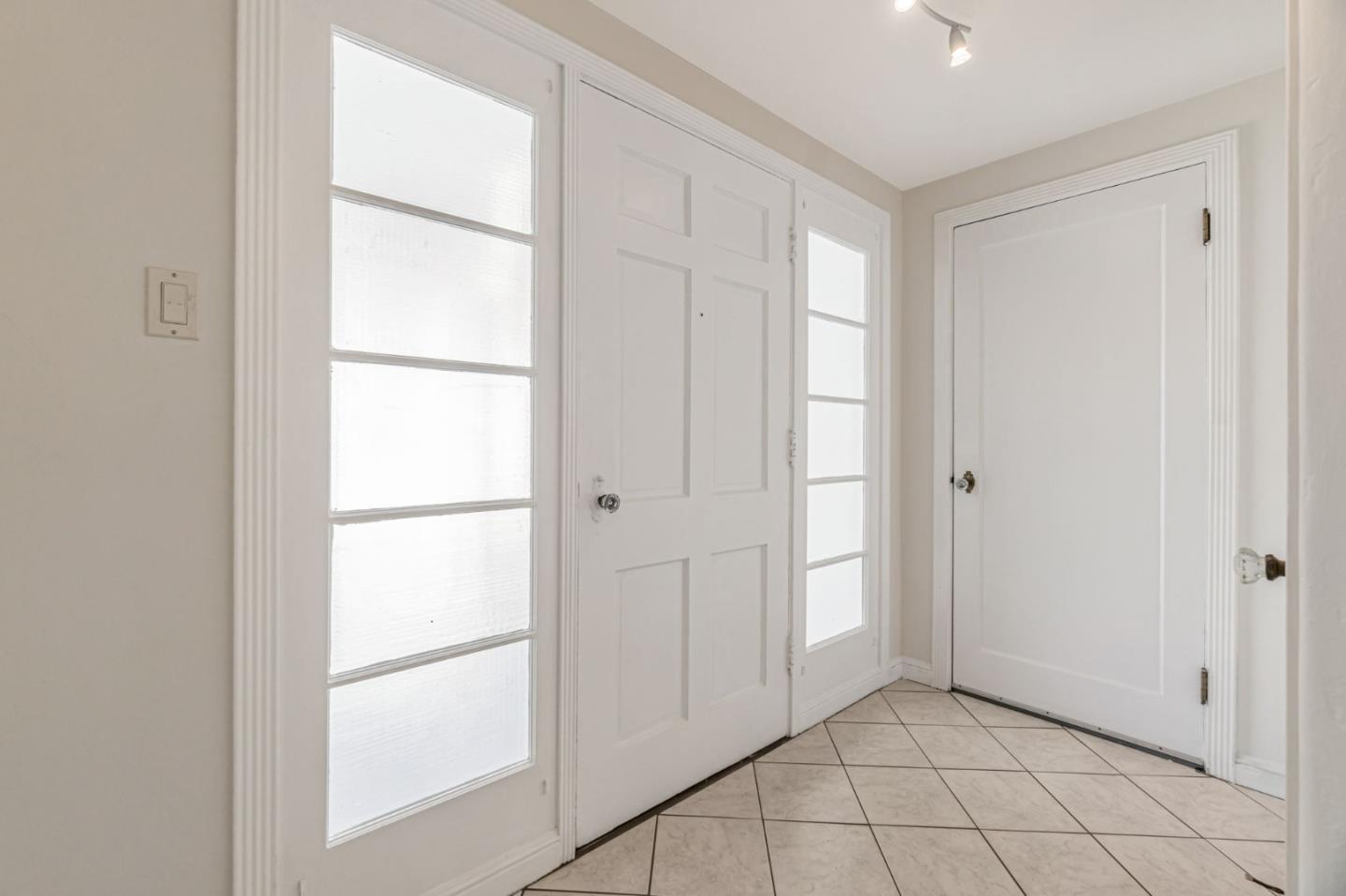Detail Gallery Image 8 of 43 For 2314 43rd Ave, San Francisco,  CA 94116 - 2 Beds | 1 Baths