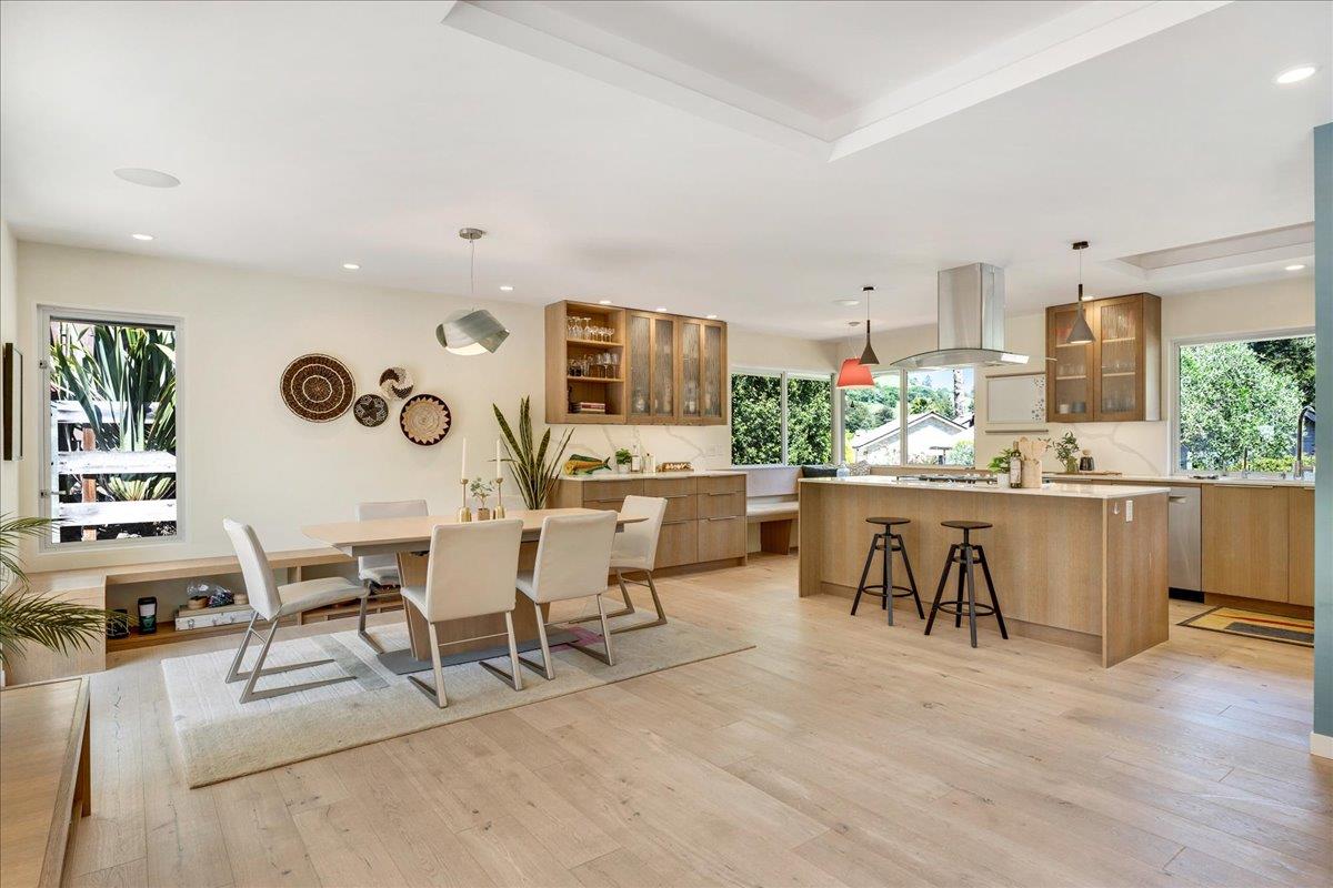 Detail Gallery Image 11 of 44 For 111 Esmeralda Dr, Santa Cruz,  CA 95060 - 4 Beds | 2/1 Baths