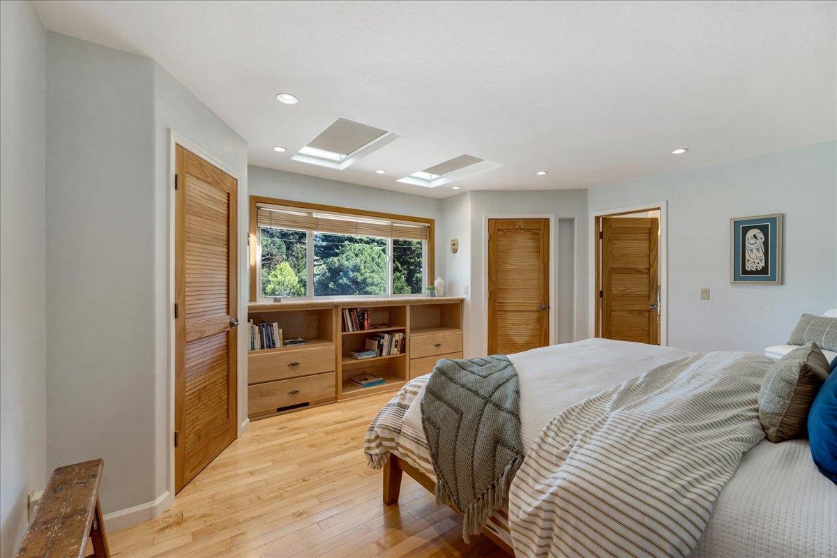 Detail Gallery Image 18 of 44 For 111 Esmeralda Dr, Santa Cruz,  CA 95060 - 4 Beds | 2/1 Baths