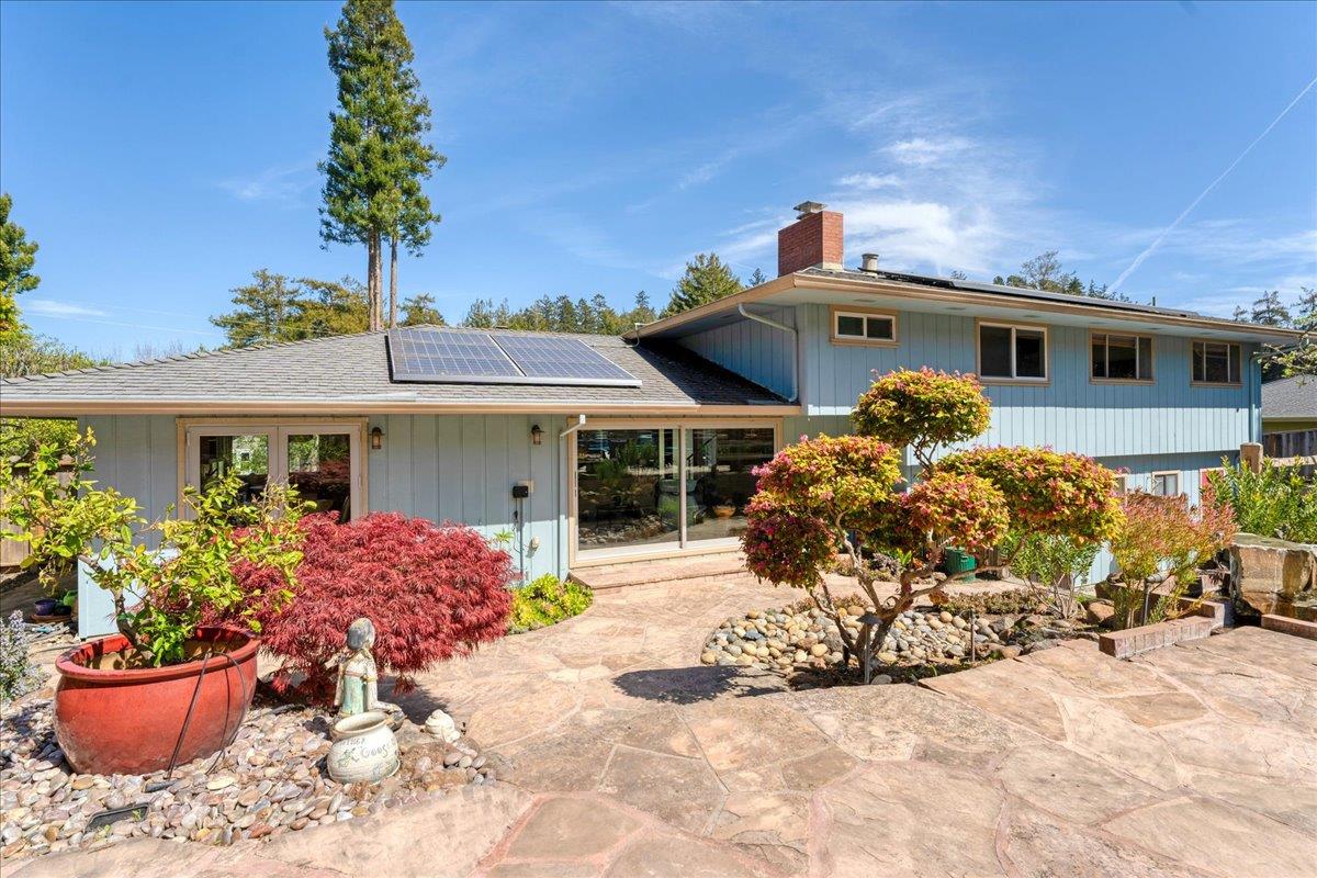 Detail Gallery Image 2 of 44 For 111 Esmeralda Dr, Santa Cruz,  CA 95060 - 4 Beds | 2/1 Baths