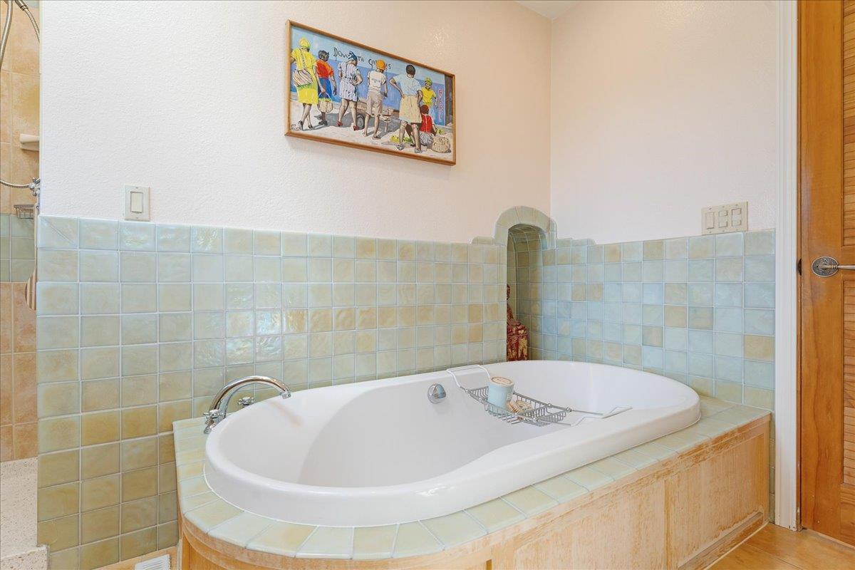 Detail Gallery Image 20 of 44 For 111 Esmeralda Dr, Santa Cruz,  CA 95060 - 4 Beds | 2/1 Baths