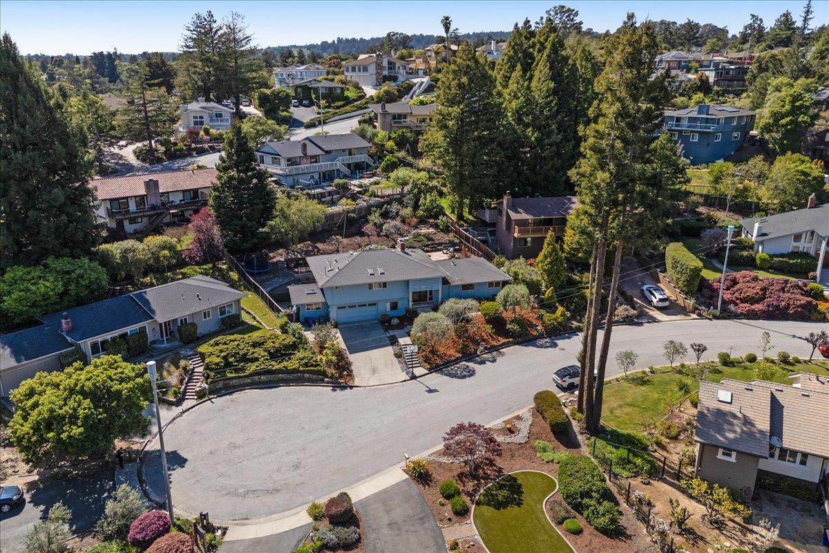 Detail Gallery Image 39 of 44 For 111 Esmeralda Dr, Santa Cruz,  CA 95060 - 4 Beds | 2/1 Baths